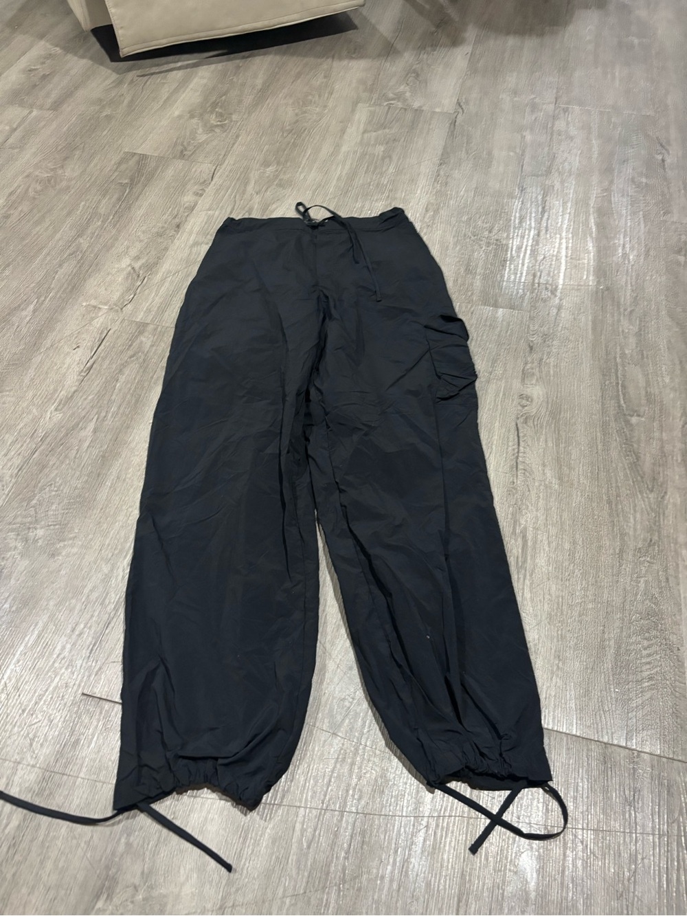 Donni Nylon Cargo Pants Size Large Black - Picture 2 of 4